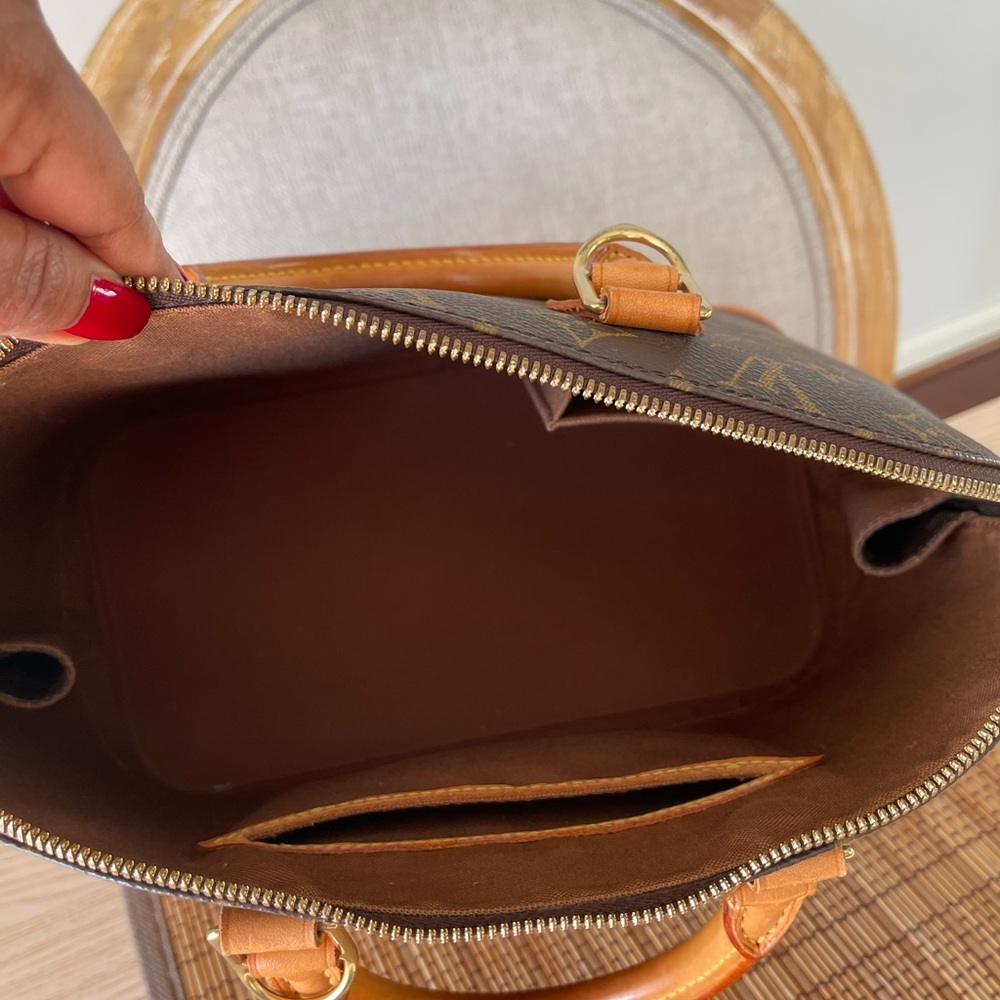 Louis Vuitton Monogram Alma PM Bag - Picture 3 of 10